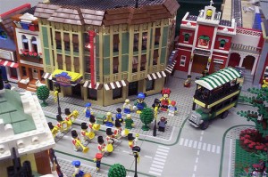 Disneyland París en versión Lego 5